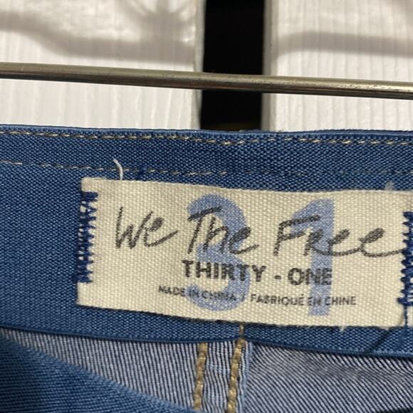 We the Free Thirty one flare leg denim blue jean pants size 31 - Picture 11 of 12